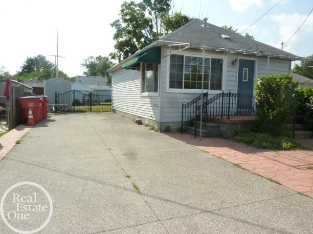 37921 Elmlane Lane Harrison Charter Township, MI 48045