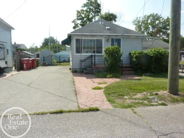 37921 Elmlane Lane Harrison Charter Township, MI 48045