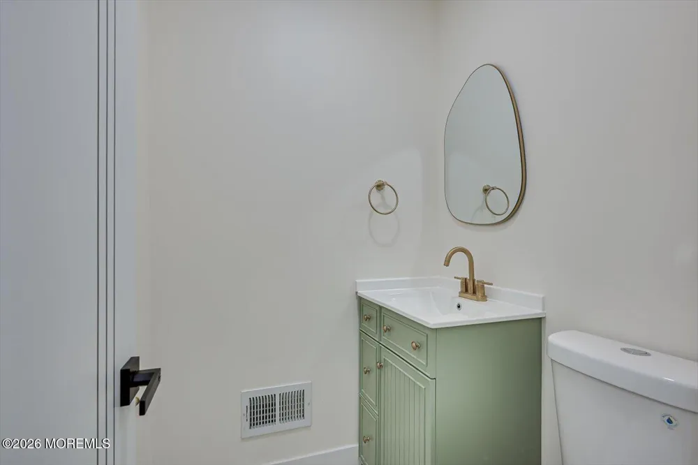 300 E Chestnut Avenue Metuchen, NJ 08840