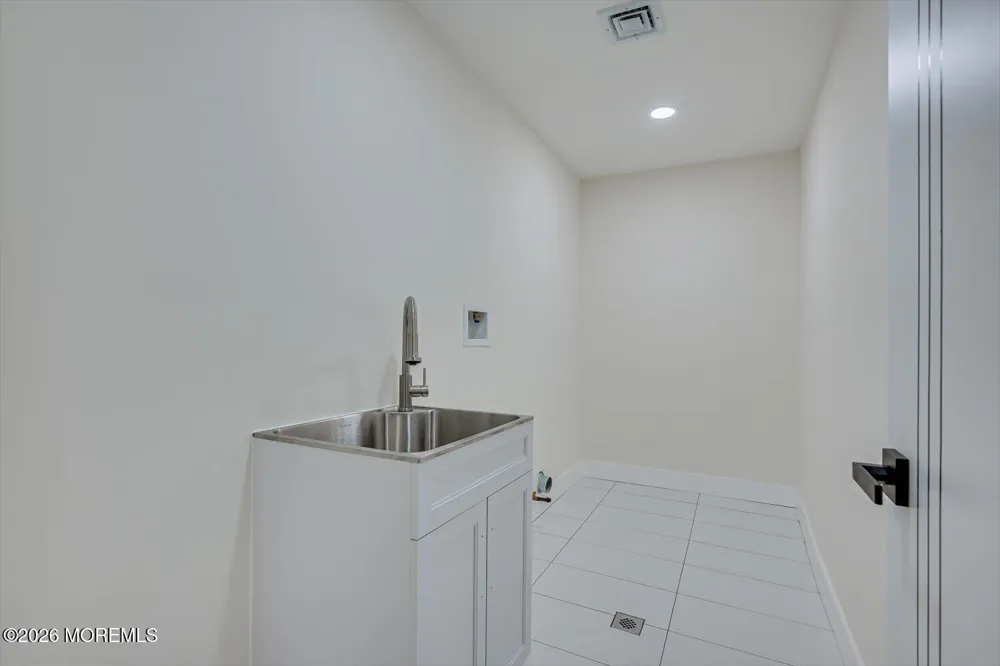 300 E Chestnut Avenue Metuchen, NJ 08840