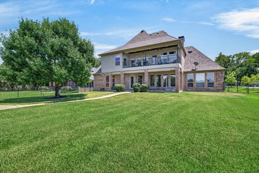 308 Saint Andrews Drive Mabank, TX 75156