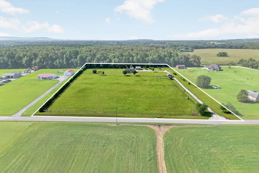 130 Bell Rd Morrison, TN 37357