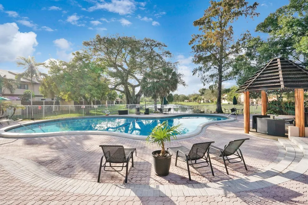 3090 S OAKLAND FOREST DRIVE #1901 Oakland Park, FL 33309