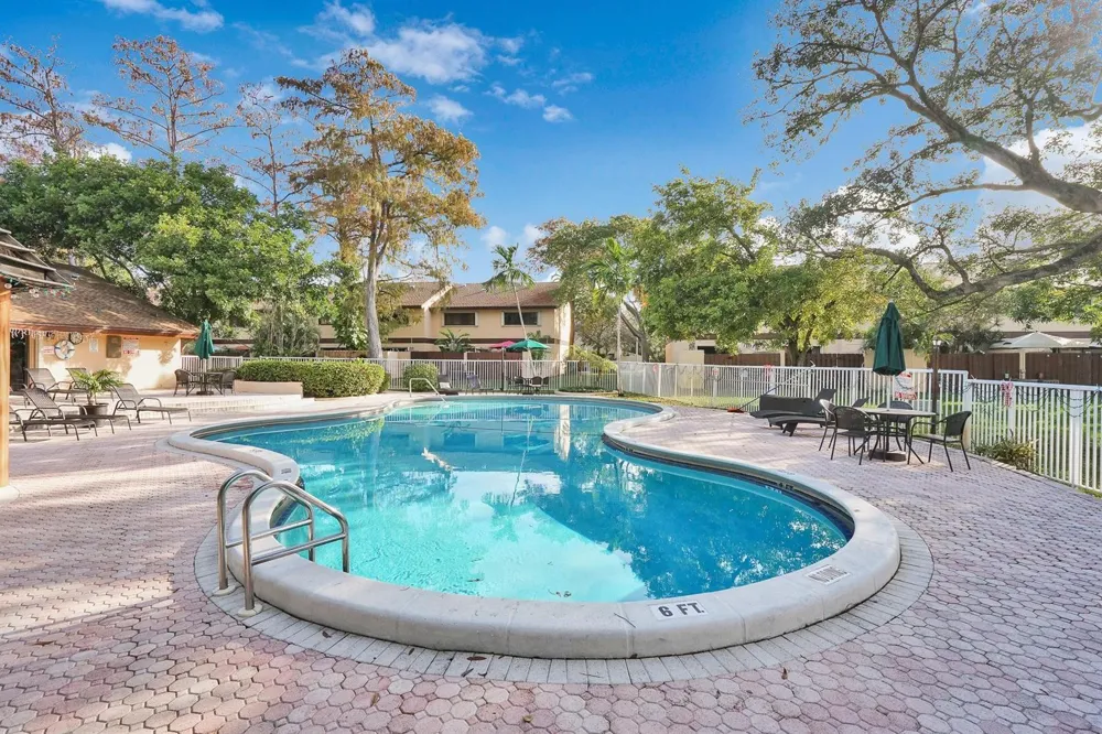 3090 S OAKLAND FOREST DRIVE #1901 Oakland Park, FL 33309
