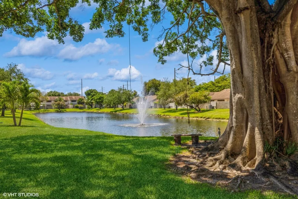 3090 S OAKLAND FOREST DRIVE #1901 Oakland Park, FL 33309
