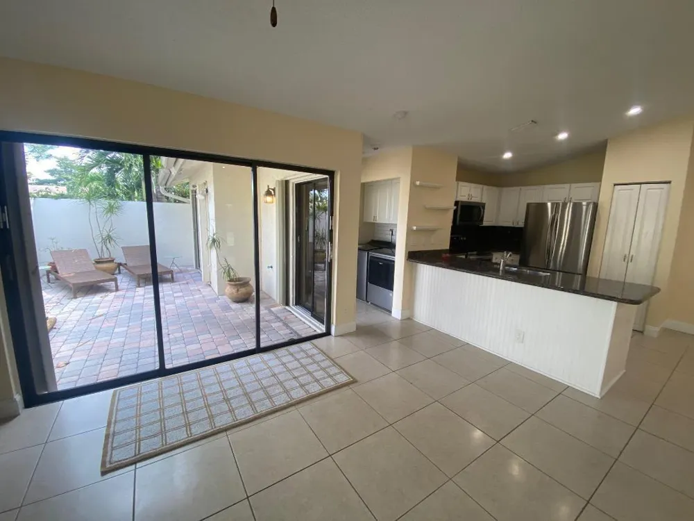 3090 S OAKLAND FOREST DRIVE #1901 Oakland Park, FL 33309