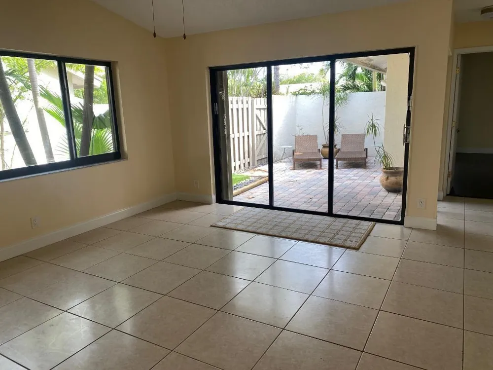 3090 S OAKLAND FOREST DRIVE #1901 Oakland Park, FL 33309