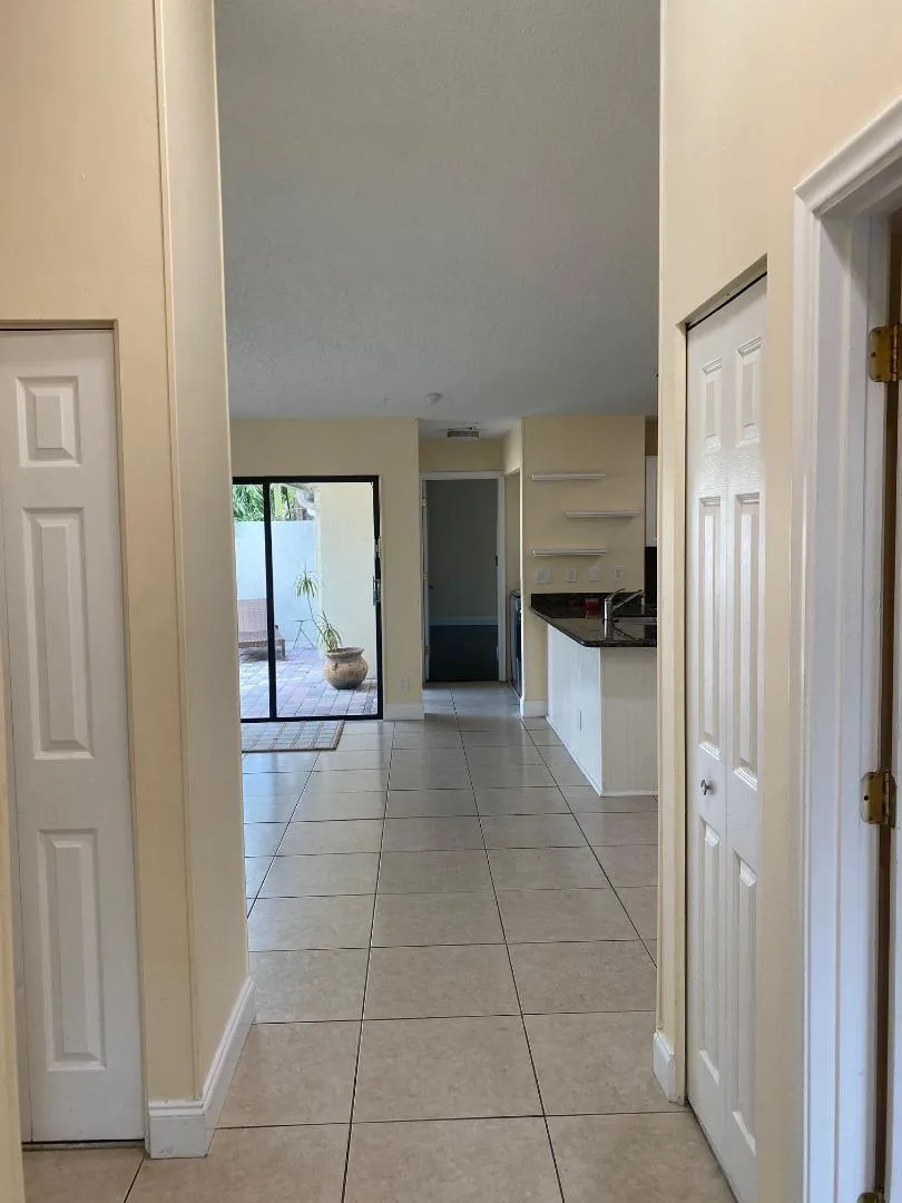 3090 S OAKLAND FOREST DRIVE #1901 Oakland Park, FL 33309