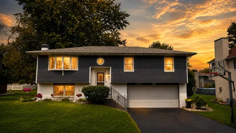 1947 Loganberry Lane