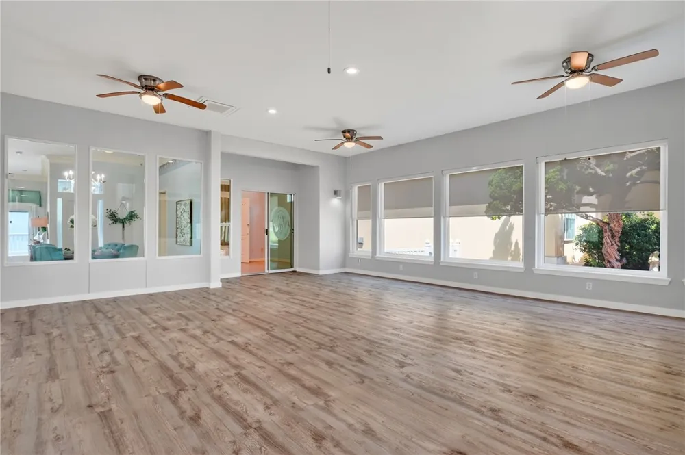 1347 W Bayview Drive Portland, TX 78374