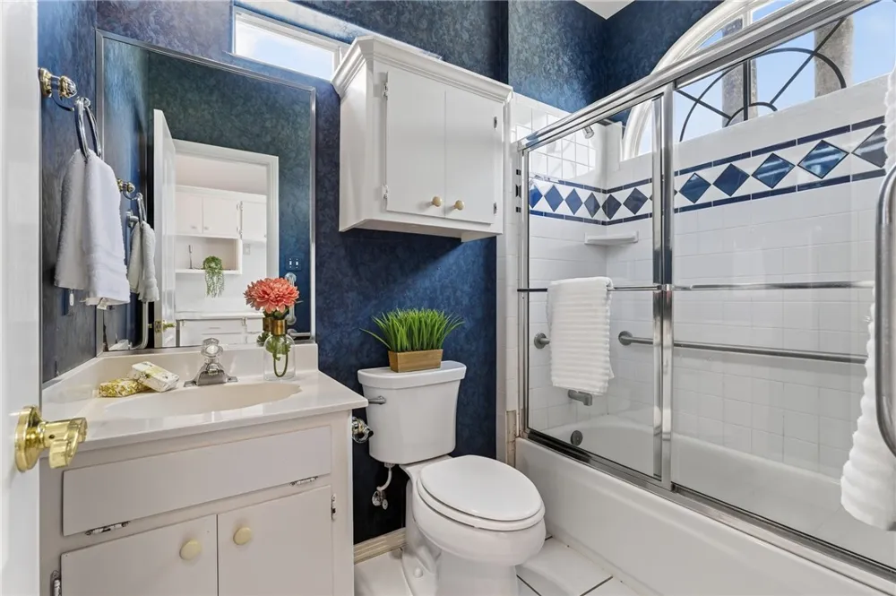 1347 W Bayview Drive Portland, TX 78374
