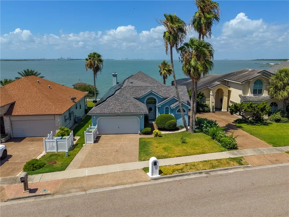 1347 W Bayview Drive Portland, TX 78374