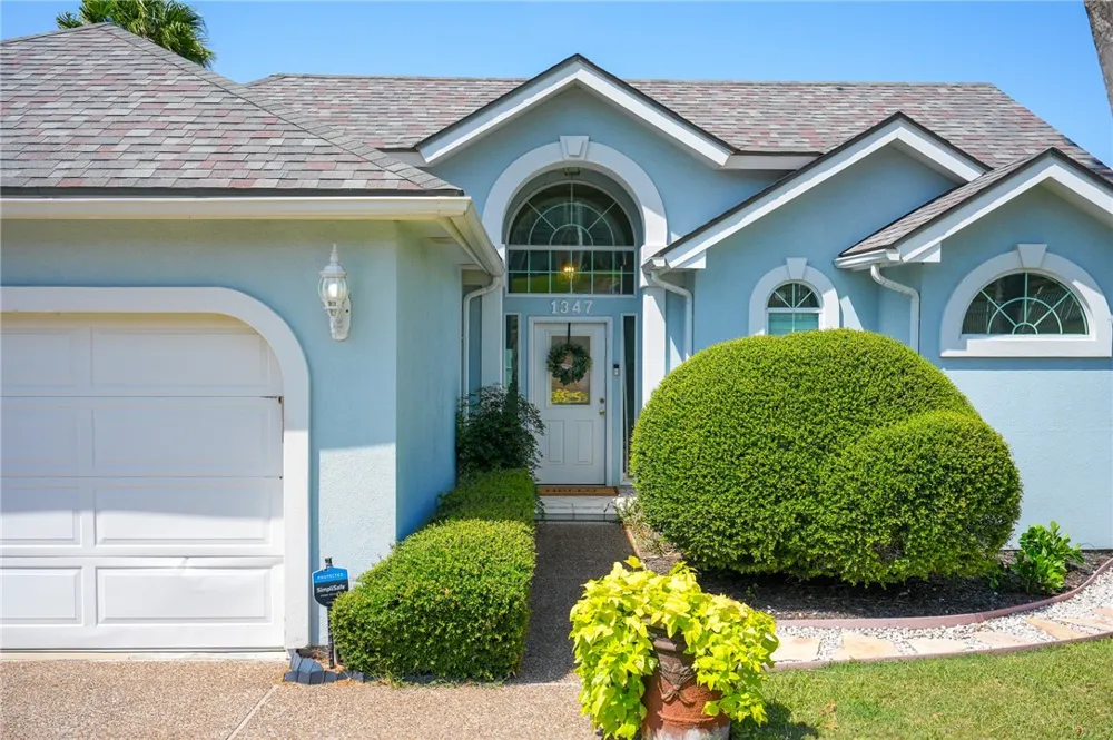 1347 W Bayview Drive Portland, TX 78374