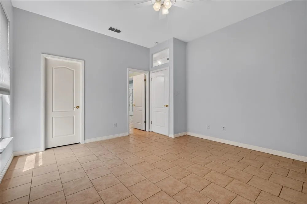 1347 W Bayview Drive Portland, TX 78374