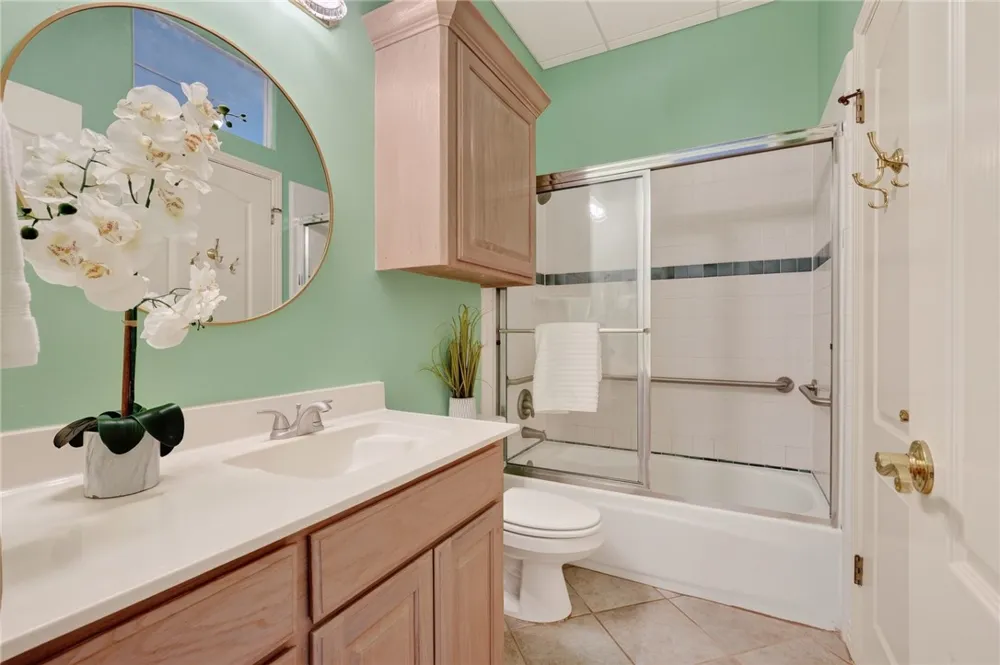 1347 W Bayview Drive Portland, TX 78374