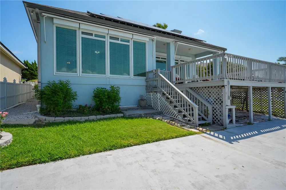 1347 W Bayview Drive Portland, TX 78374