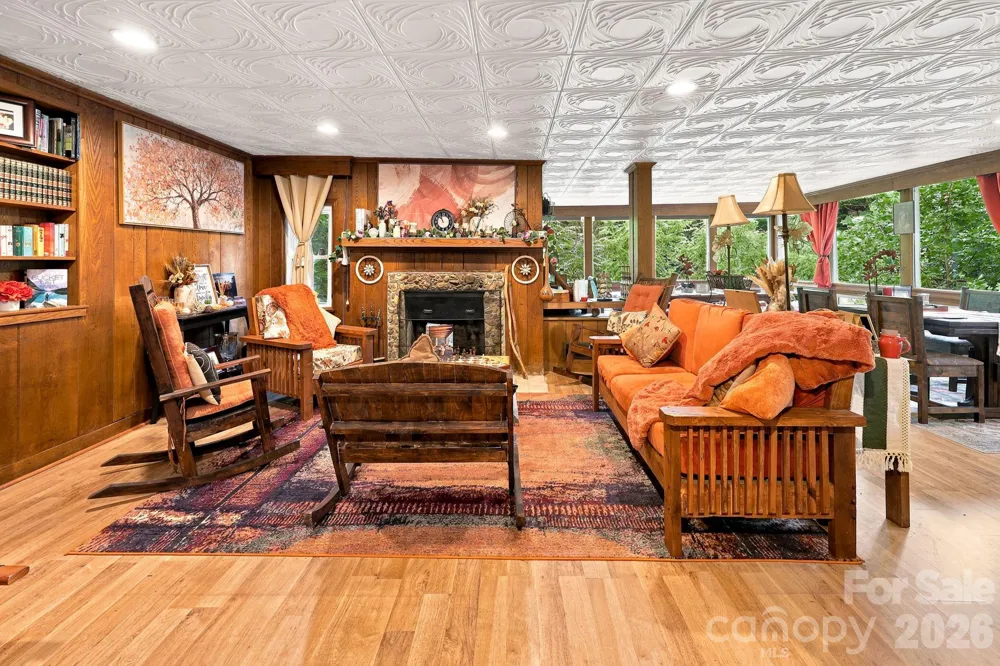 146 Chestnut Walk Drive Waynesville, NC 28786