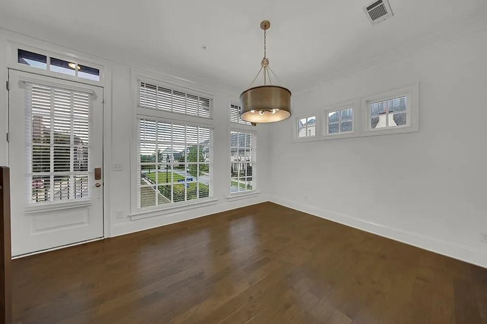 6807 Encore Boulevard Sandy Springs, GA 30328
