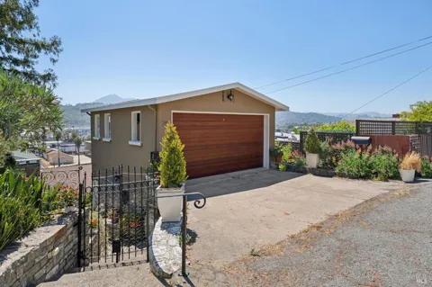 28 Marina Court Drive