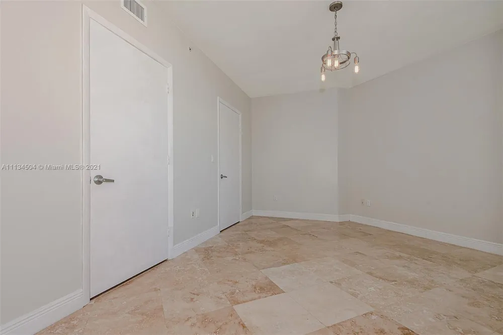 350 S MIAMI AVENUE #3711 Miami, FL 33130