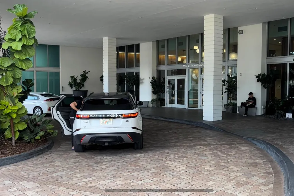 350 S MIAMI AVENUE #3711 Miami, FL 33130