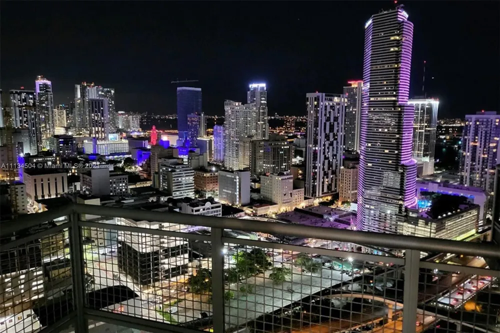 350 S MIAMI AVENUE #3711 Miami, FL 33130