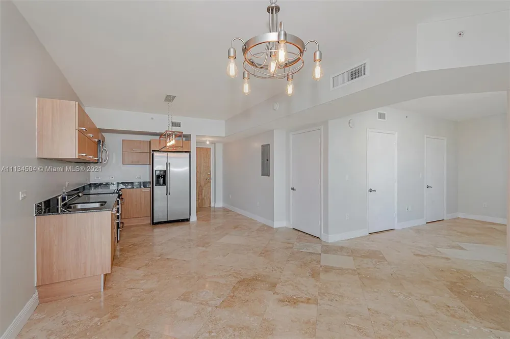 350 S MIAMI AVENUE #3711 Miami, FL 33130