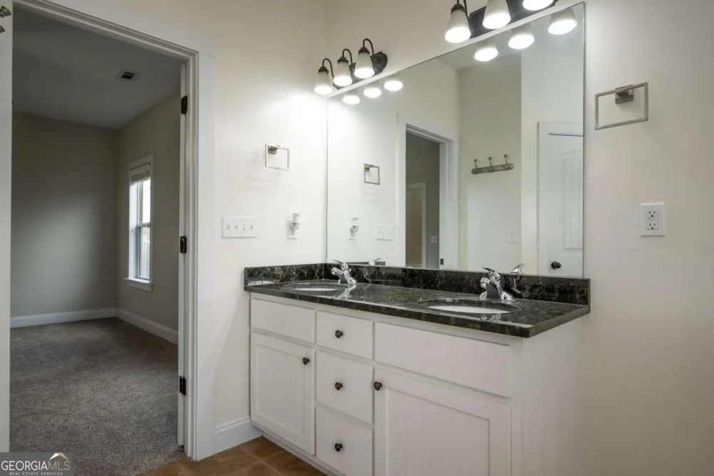 52 Willow Oak CIR Comer, GA 30629