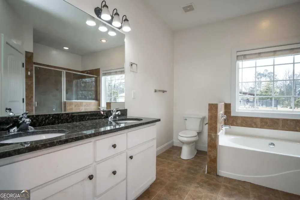 52 Willow Oak CIR Comer, GA 30629