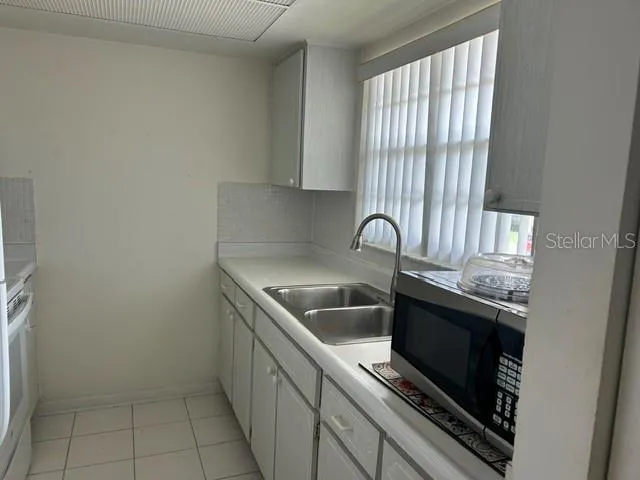 1845 S HIGHLAND AVENUE #15 Largo, FL 33756