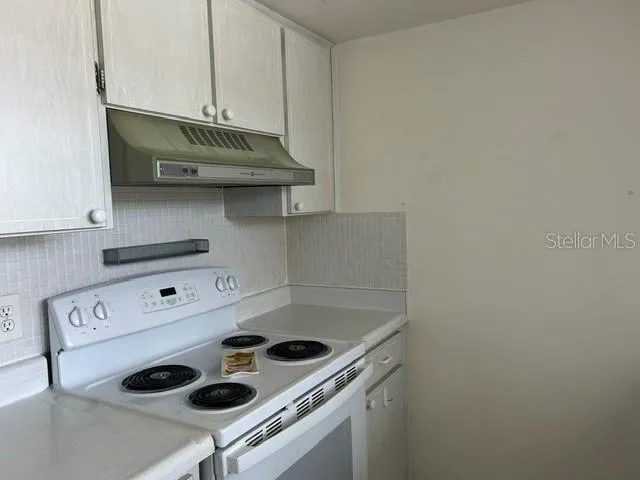 1845 S HIGHLAND AVENUE #15 Largo, FL 33756