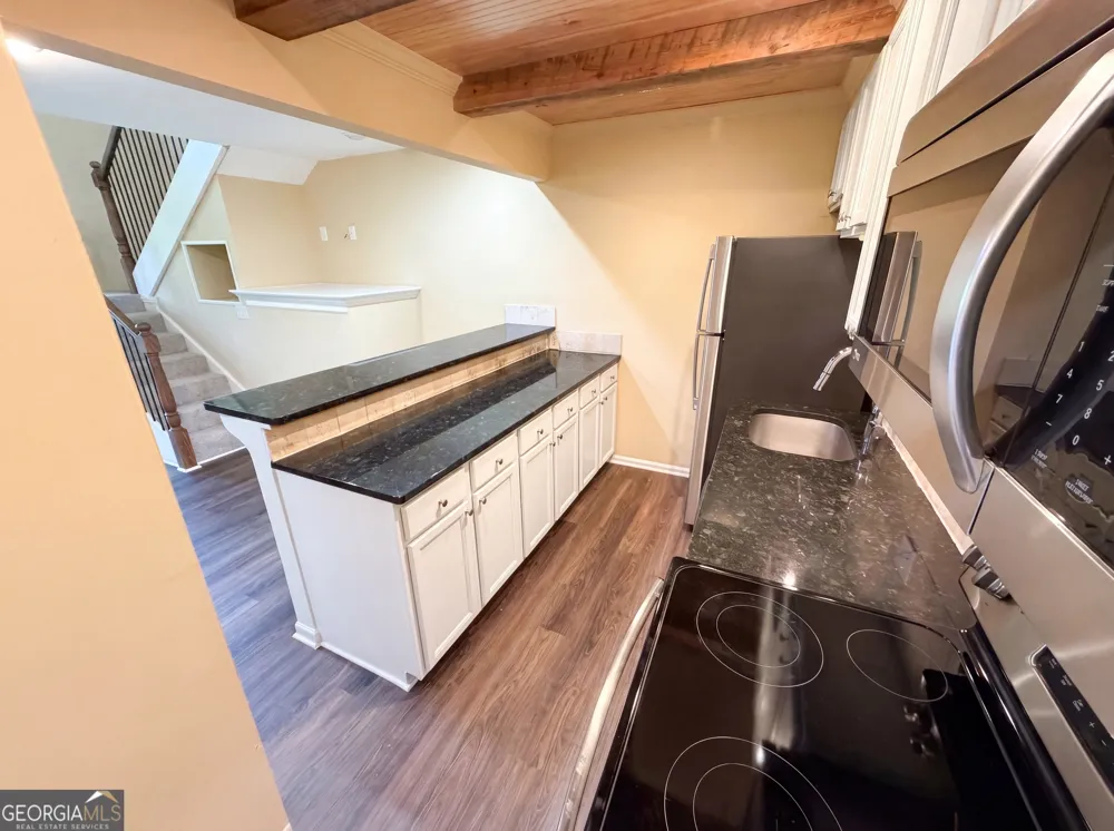 27 Chaumont SQ NW Atlanta, GA 30327