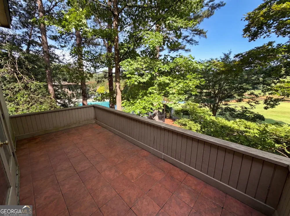 27 Chaumont SQ NW Atlanta, GA 30327