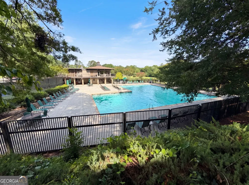 27 Chaumont SQ NW Atlanta, GA 30327