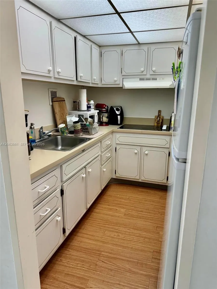 1200 West Ave #908 Miami Beach, FL 33139
