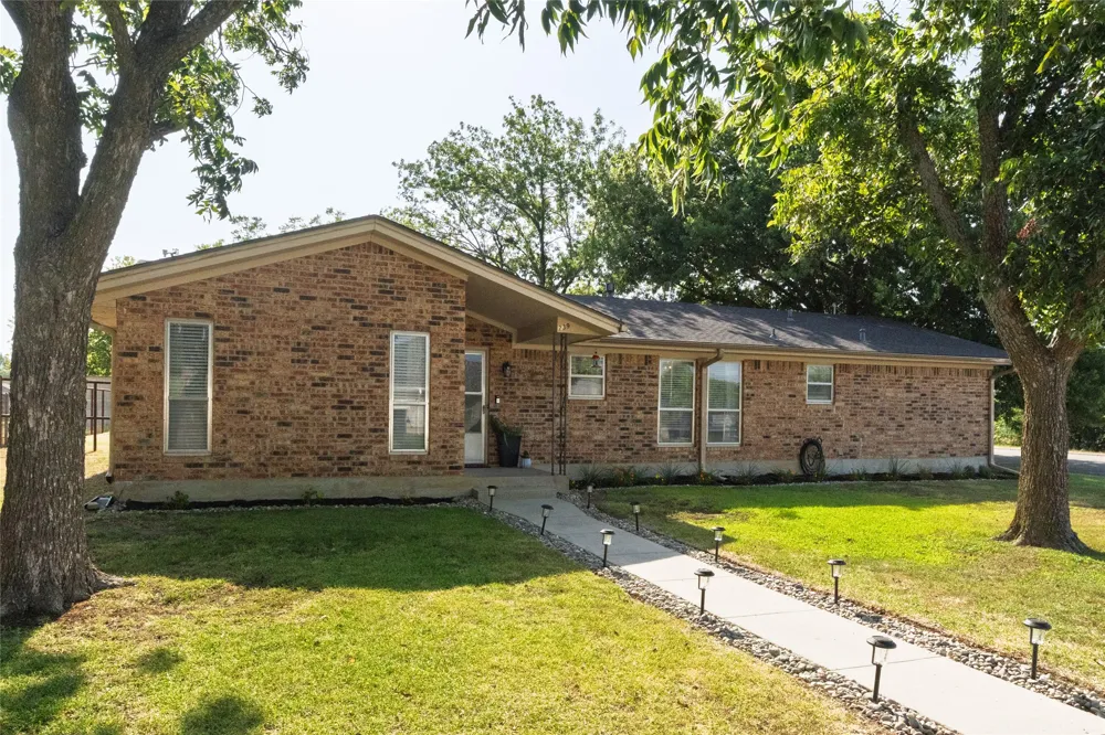 239 S Pine Street Muenster, TX 76252