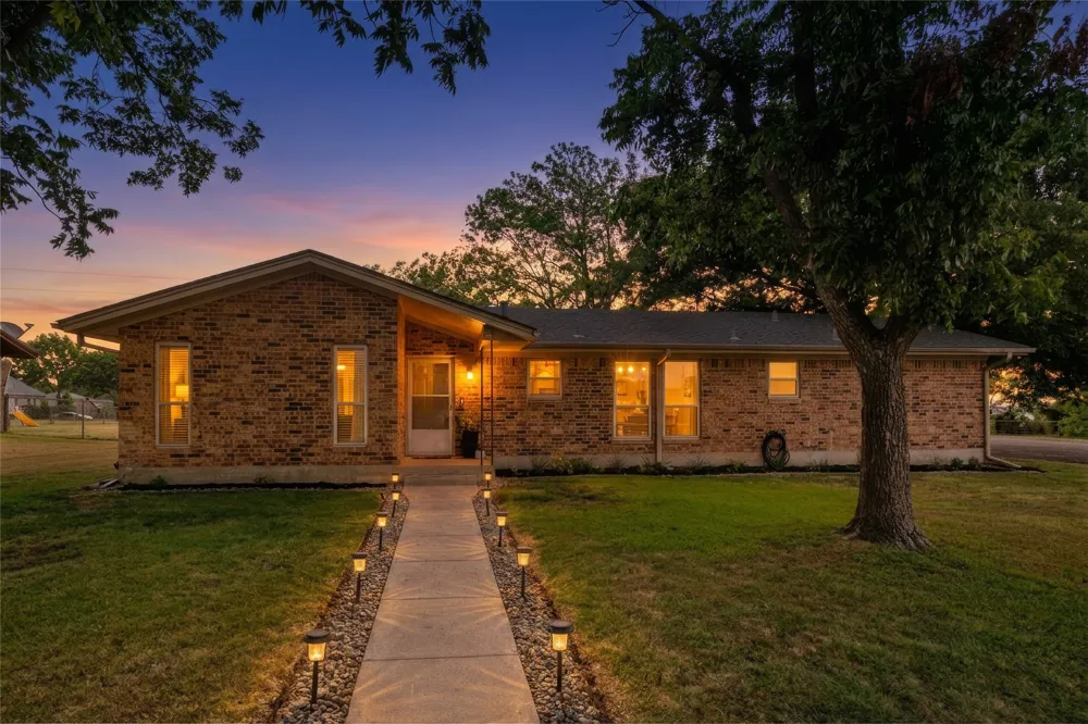 239 S Pine Street Muenster, TX 76252