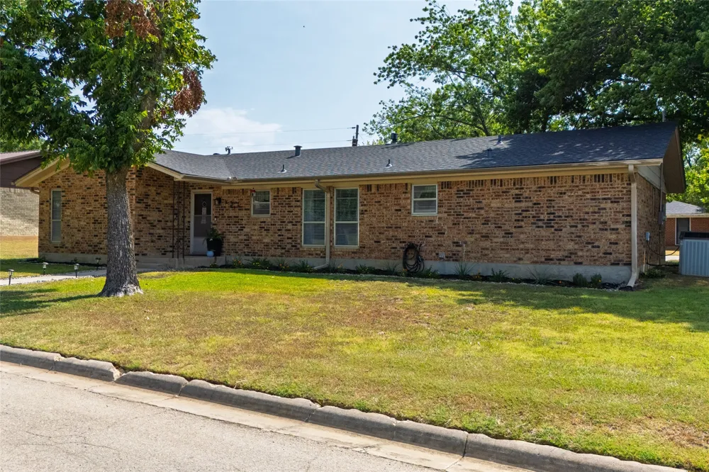 239 S Pine Street Muenster, TX 76252