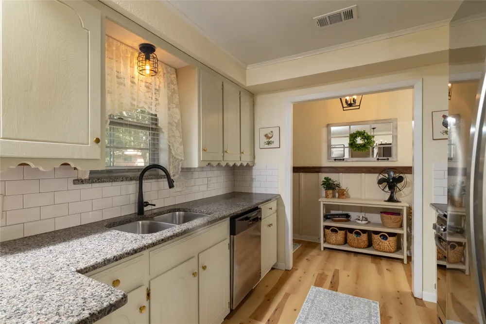 239 S Pine Street Muenster, TX 76252