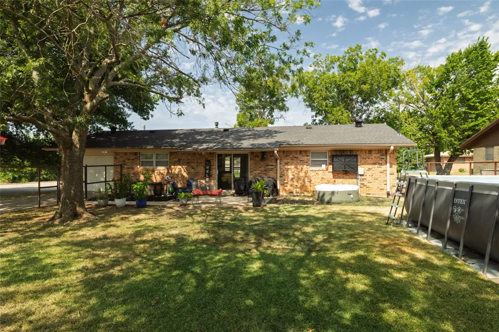 239 S Pine Street Muenster, TX 76252