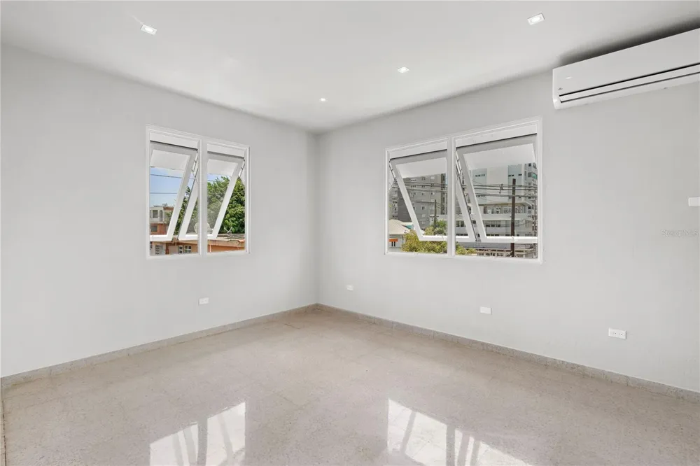 107 TAFT #5 San Juan, PR 00911
