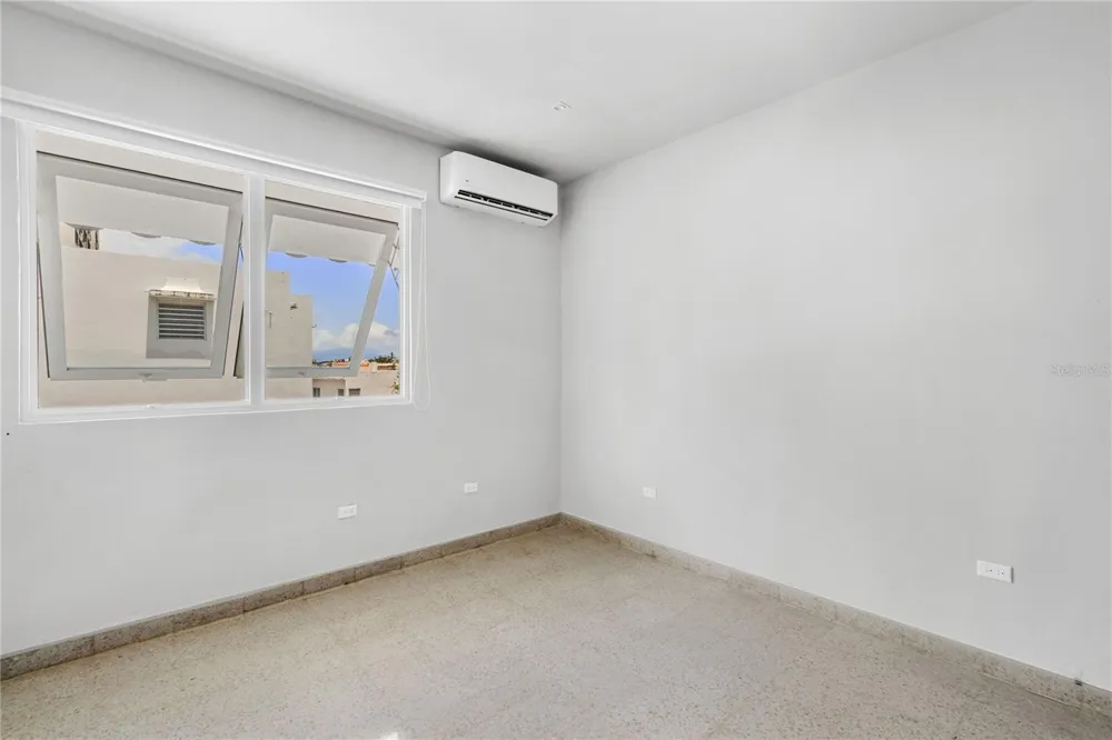 107 TAFT #5 San Juan, PR 00911