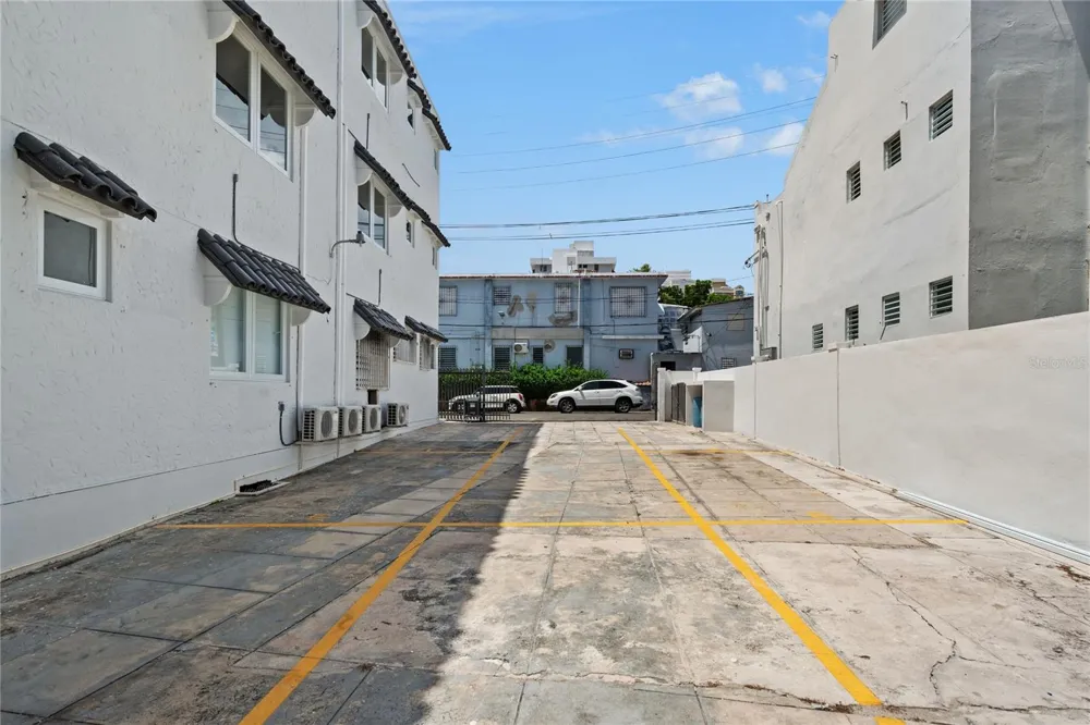 107 TAFT #5 San Juan, PR 00911