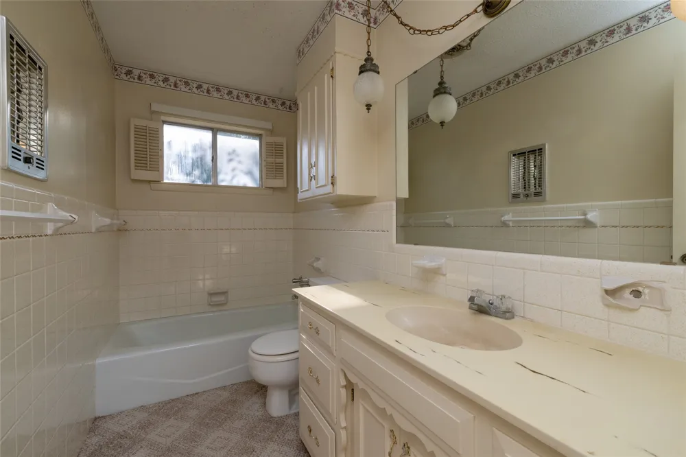 2002 Redbud Road Gainesville, TX 76240