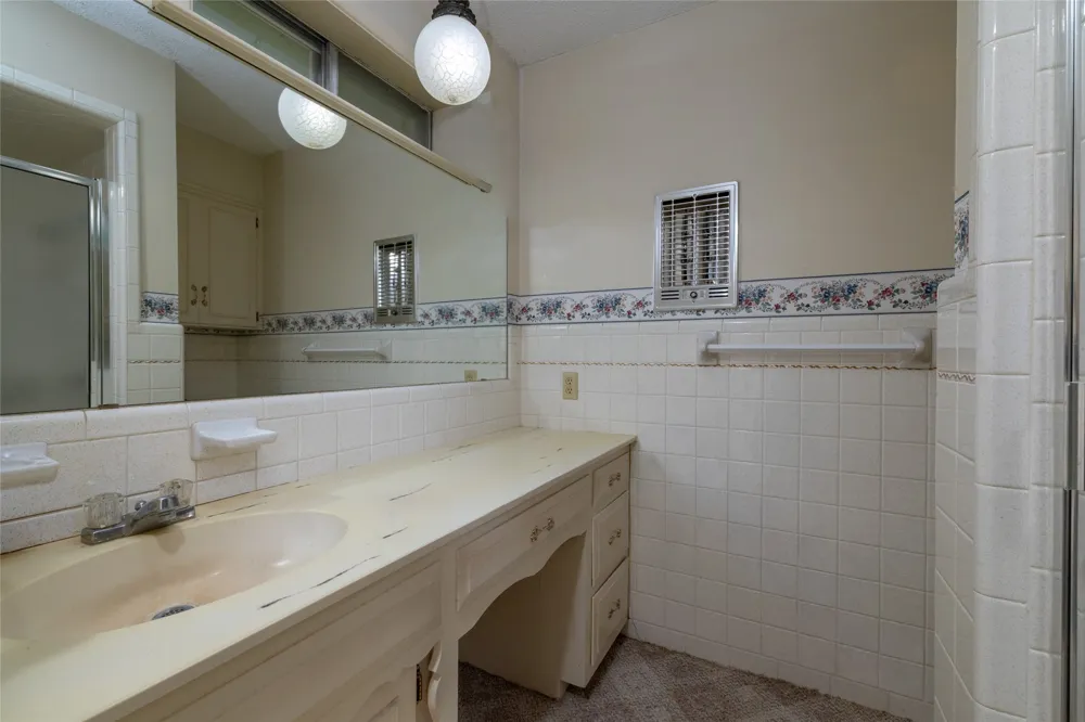 2002 Redbud Road Gainesville, TX 76240