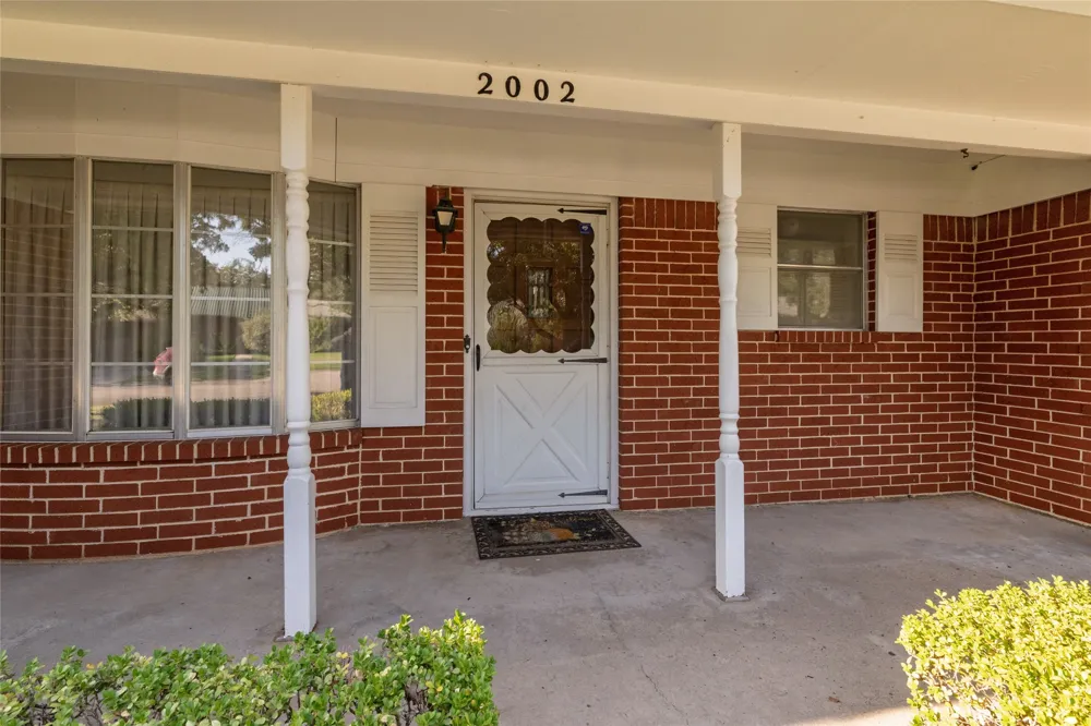 2002 Redbud Road Gainesville, TX 76240