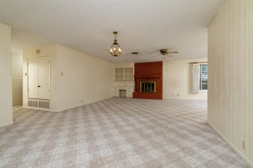 2002 Redbud Road Gainesville, TX 76240
