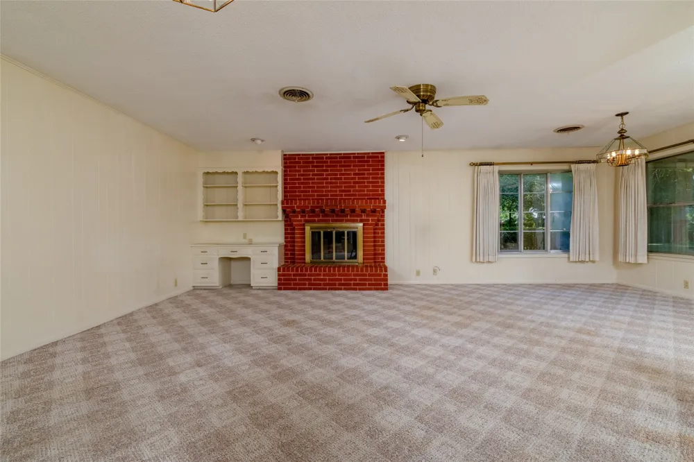 2002 Redbud Road Gainesville, TX 76240