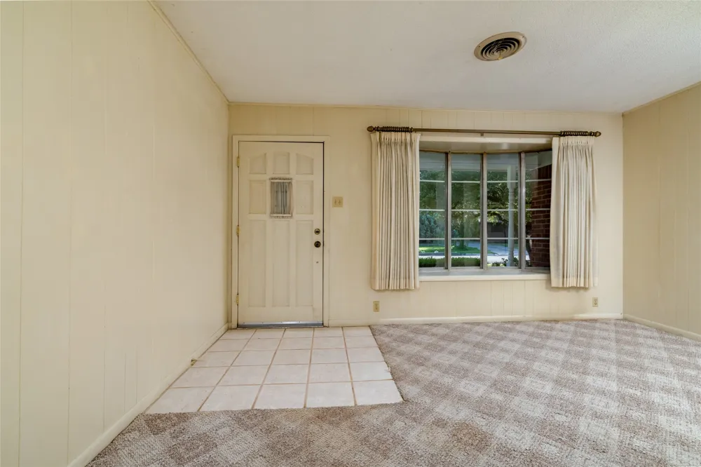 2002 Redbud Road Gainesville, TX 76240
