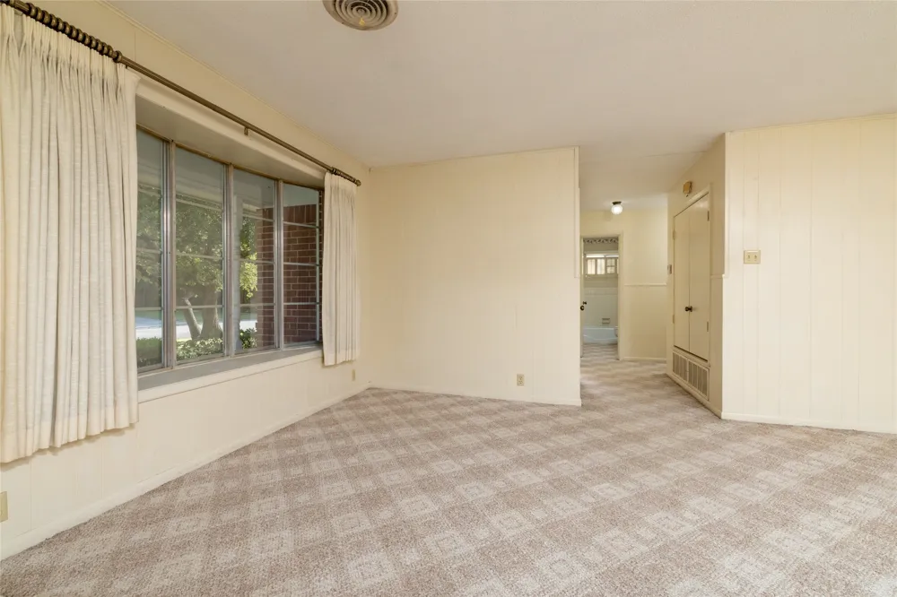 2002 Redbud Road Gainesville, TX 76240